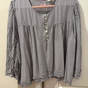 Women's Gray Button-Up Top